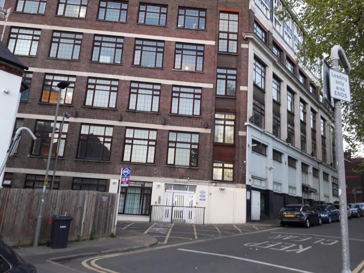 Luxury And Stylish 2 Bedroom Apartment With En-Suite Luton  Exterior photo